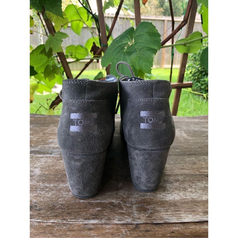 Toms Wedge Booties Women's Size 9 Gray Suede Leather Lace Tie 3" Heel Shoes